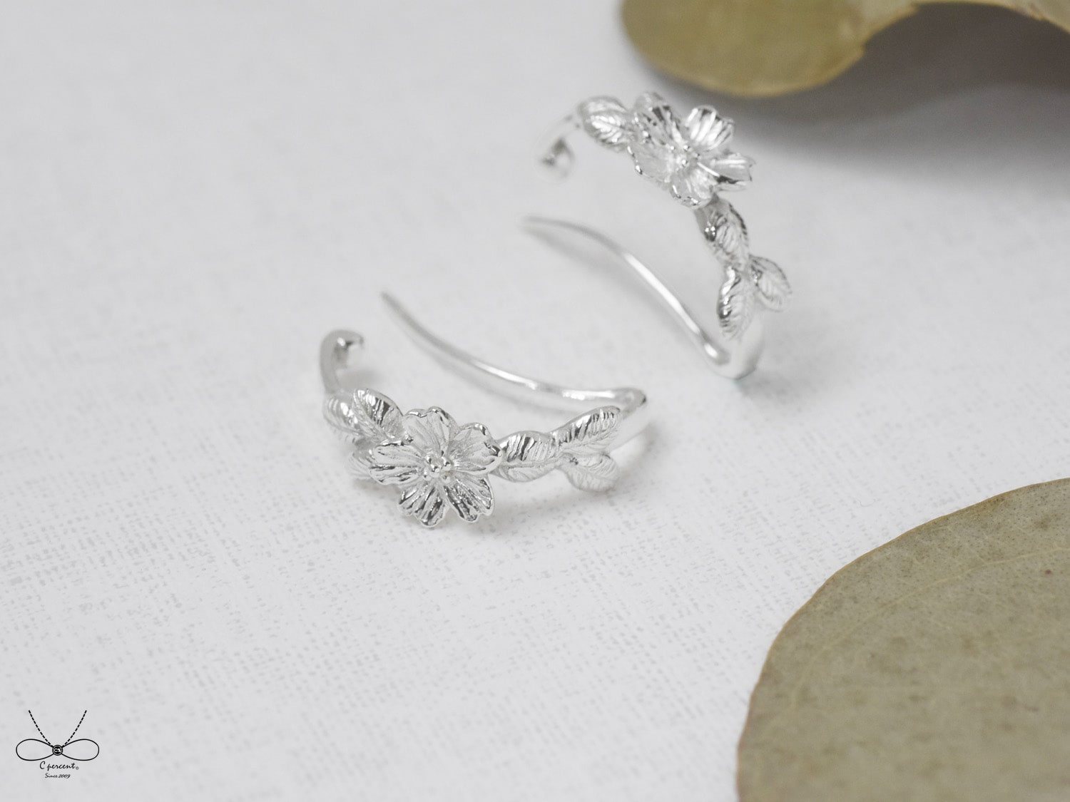 一朵櫻花 夾式耳環 | 925純銀 女款 耳垂夾 花朵 手工銀飾 - 飾品圖片第2張