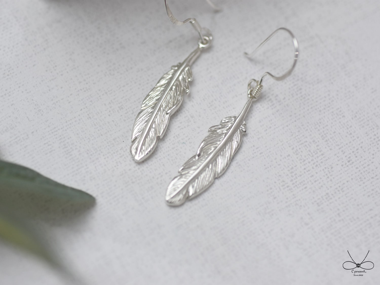 羽毛 | 垂墜耳環 925純銀 女款 手工銀飾 - 飾品圖片第2張
